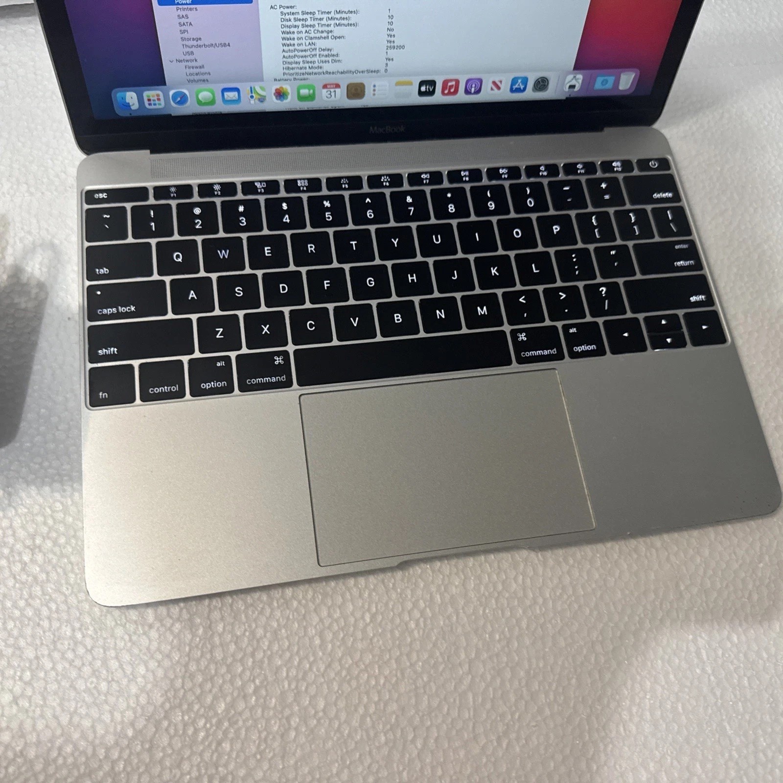 Apple MacBook (Retina and USB C) 12 in 2015/Intel Core M 1.10 GHz, 256 GB 8 GB