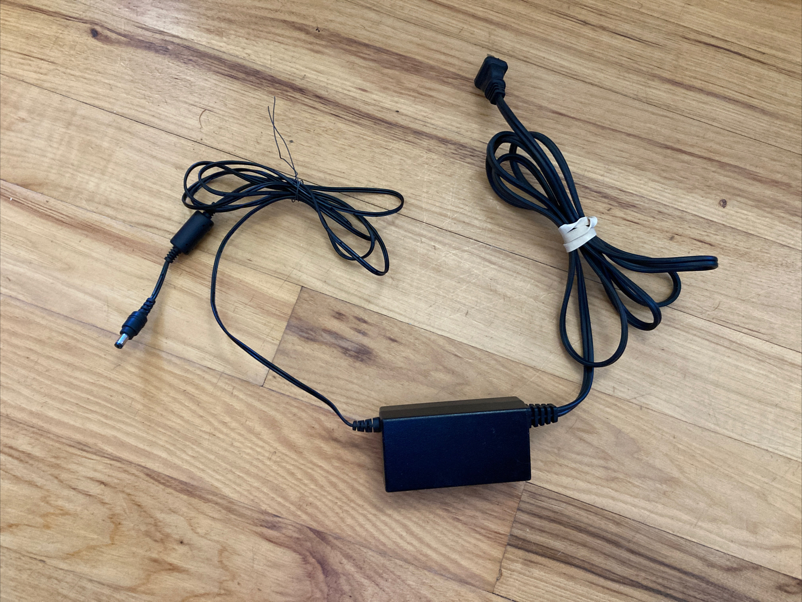 Delta Electronics DPSN-22CB A AC Adapter- Laptop 22W 12V 2-Prong Motorola/ Used