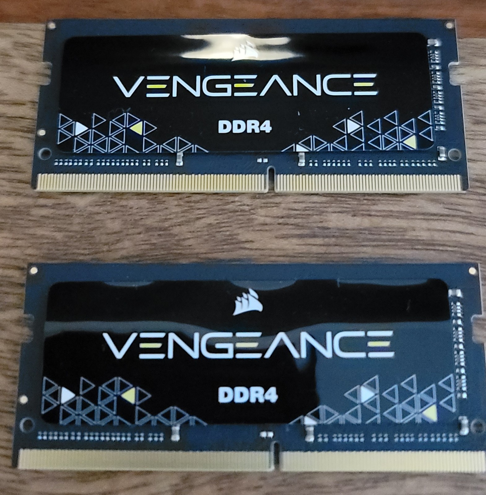 Corsair Vengeance CMSX16GX4M2A2400C16 16GB DDR4 SODIMM 2400MHz CL16 Memory Kit