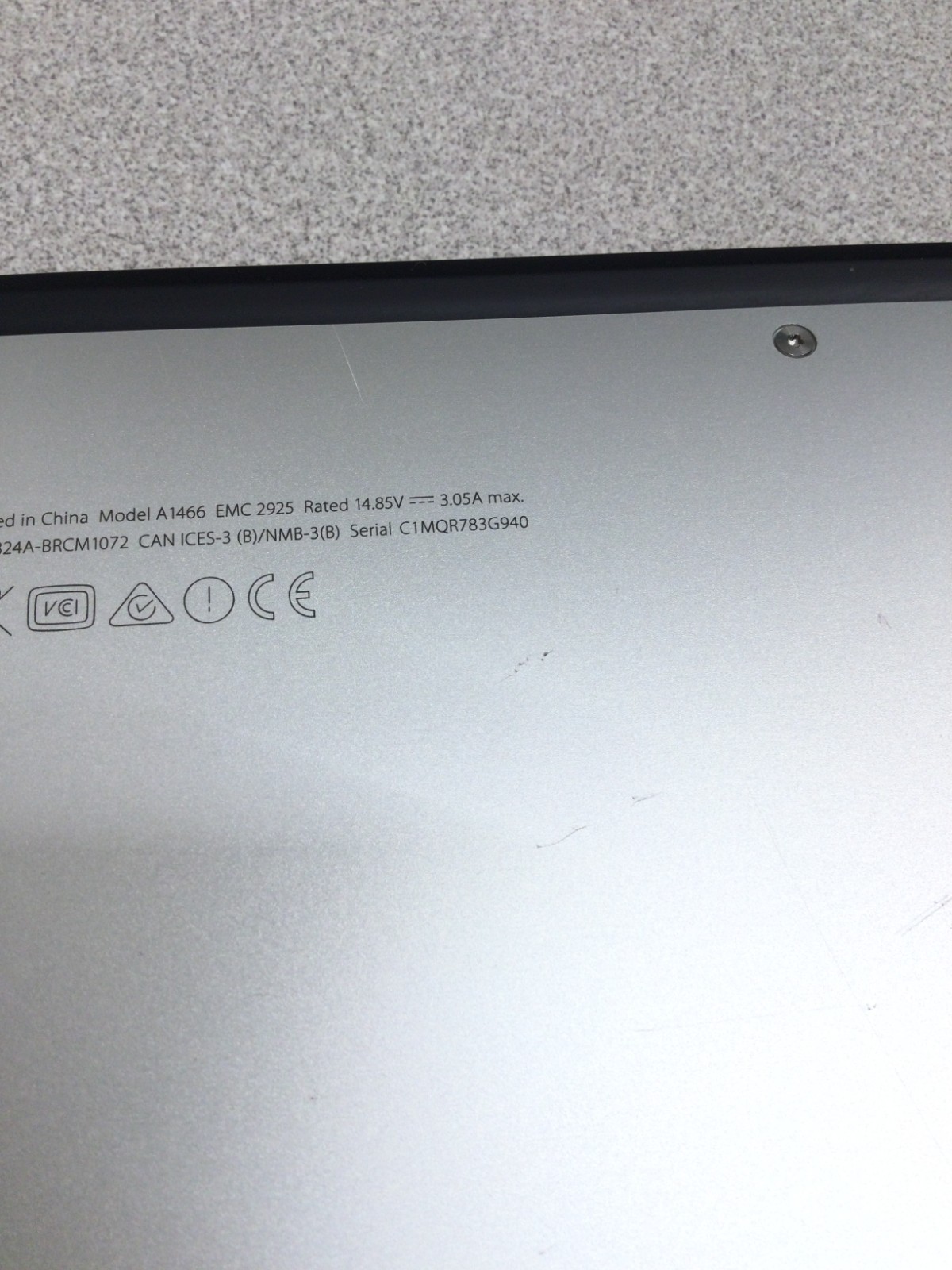 Apple MacBook Air 13.inch (128 GB SSD, Intel Core i5 5th. Gen., 1.6GHz, 4 GB RAM