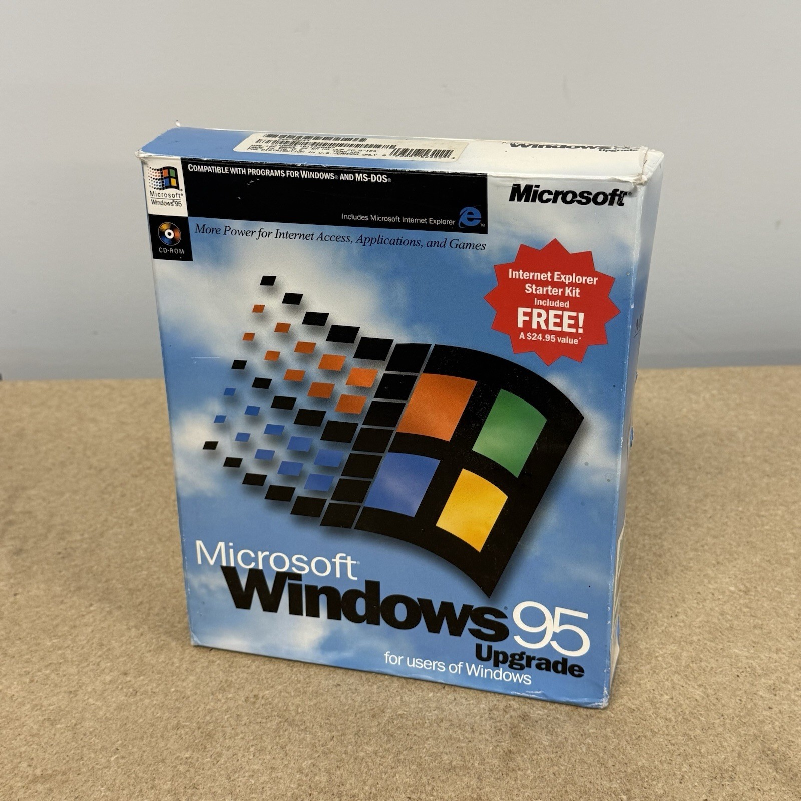 Microsoft Windows 95 Upgrade Big Box Software w/ CD-ROM + Product Key + Manual