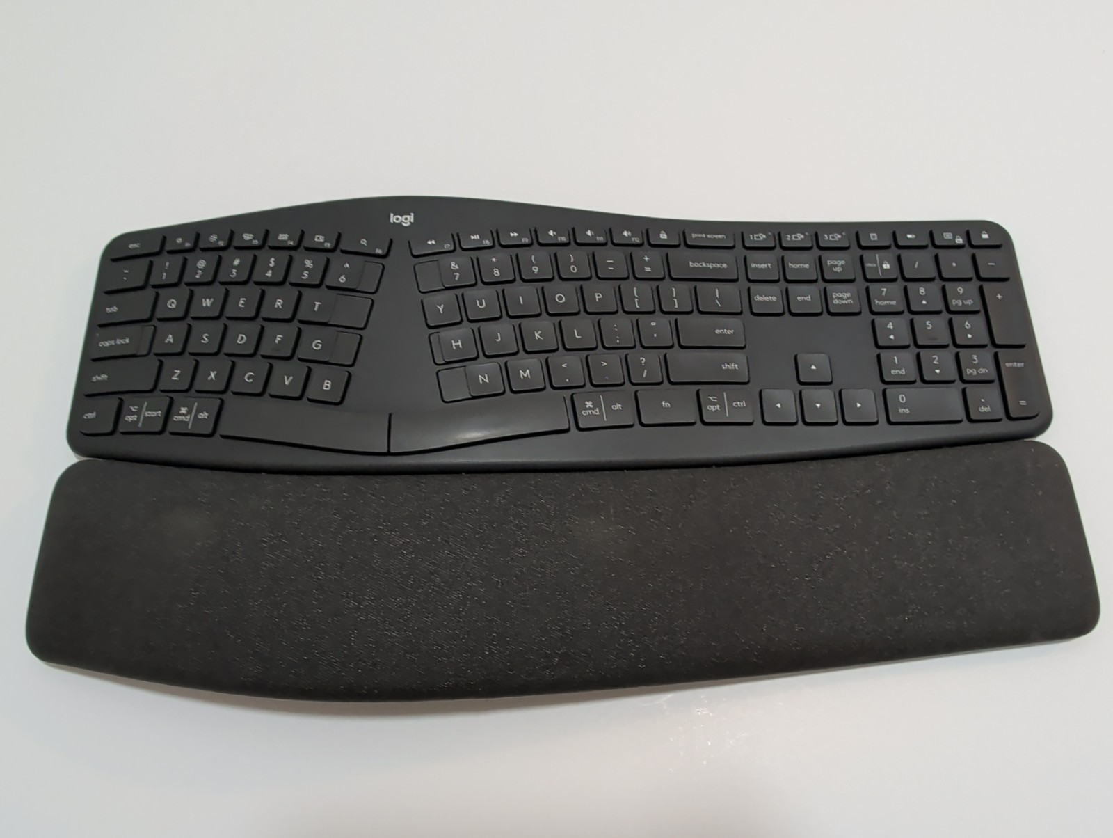 Logitech ERGO K860 Standard Wireless Keyboard – Black w/ Unifying Dongle