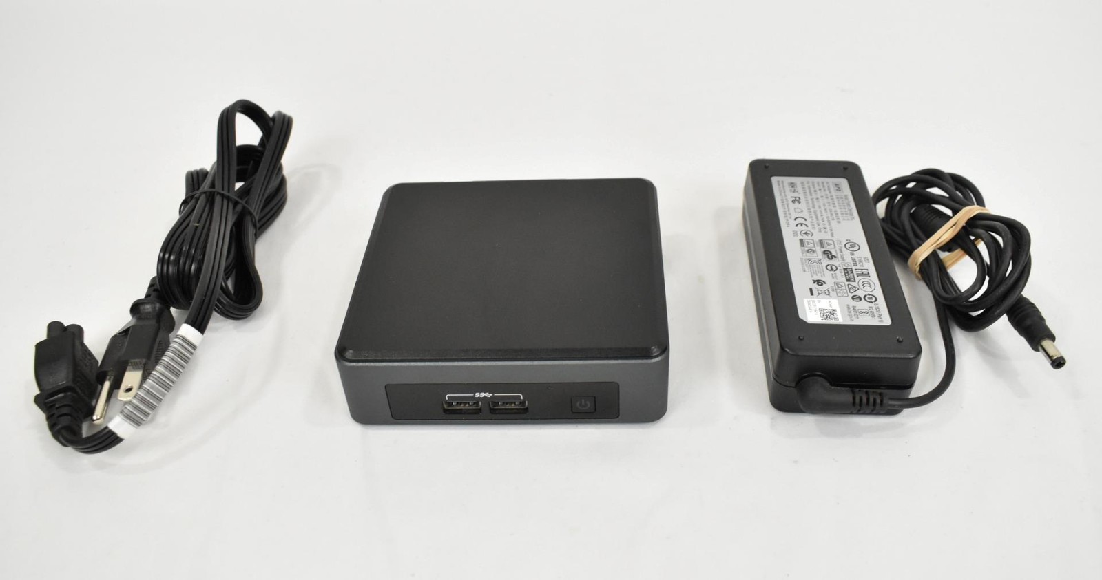 Intel NUC7i7DNK Micro Desktop PC i7-8650U 1.9GHz 16GB 250GB SSD No OS