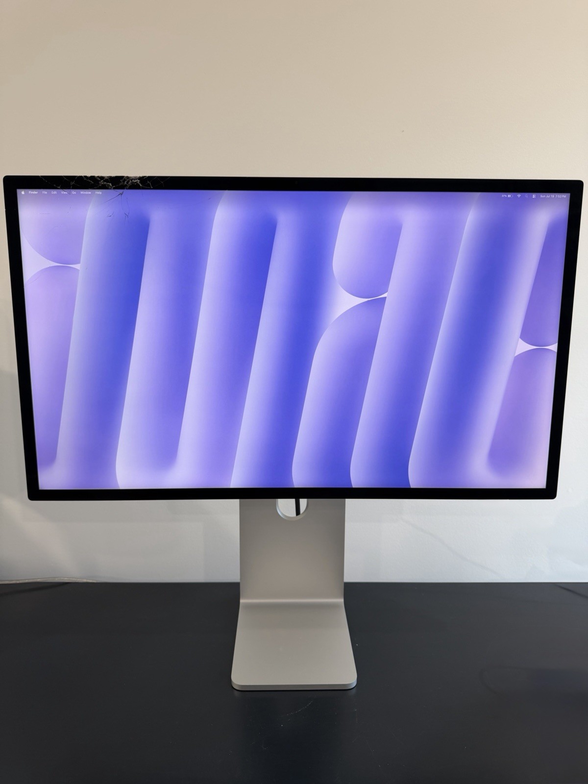 Apple Studio Display 27in 5K Tilt Height Adjustable A2525 Standard Glass Cracked