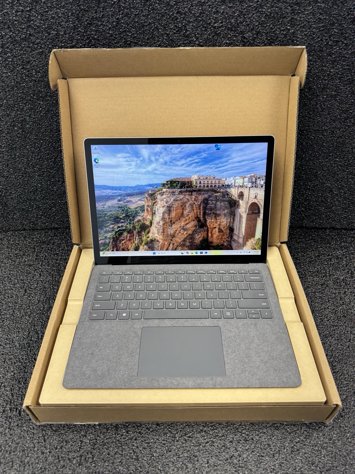 Microsoft Surface Laptop 4 1950 13.5″ i5-1145G7 2.6GHz 8GB RAM 256GB SSD/W BOX✅