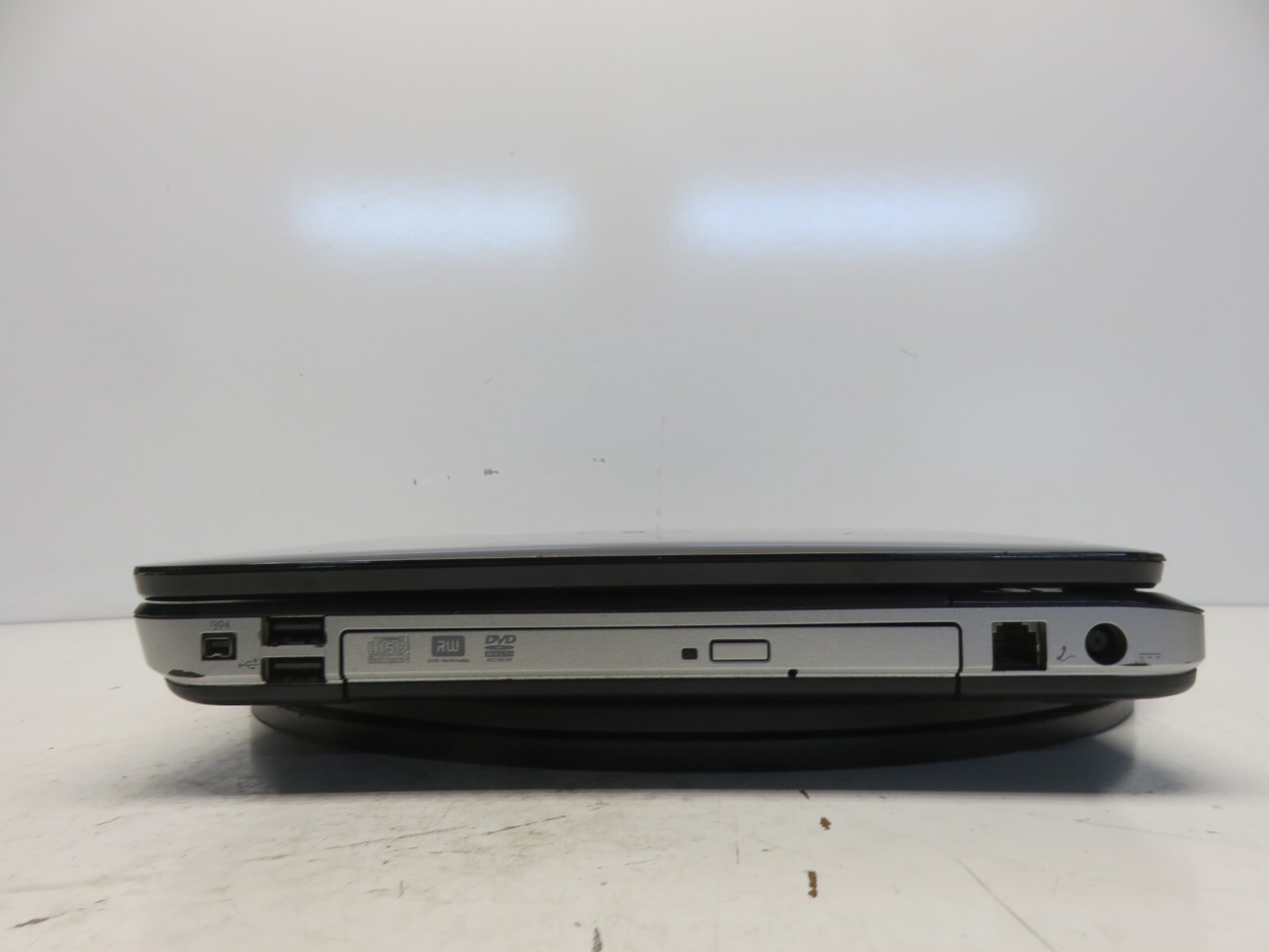 Dell Vostro 1014 Intel Core 2 Duo T6670 2.2GHz 3 GB NO HDD No Batt