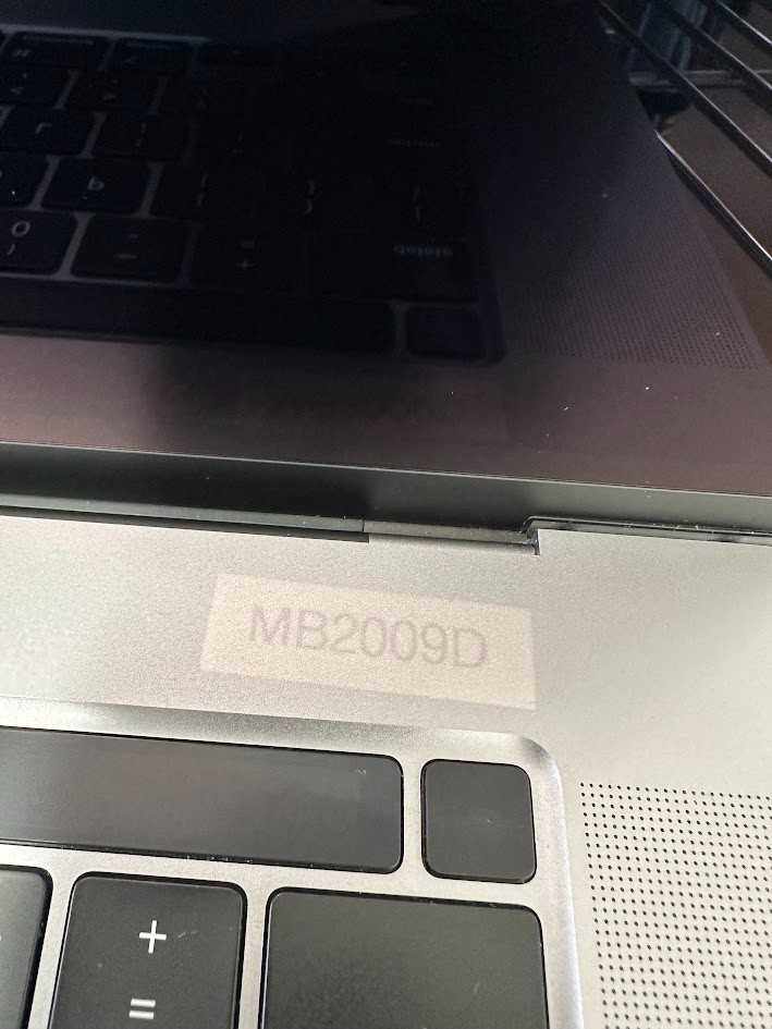 Apple MacBook Pro (A2141) Core i9 9880H, 64GB DDR4, Radeon Pro 5500M, 512GB SSD