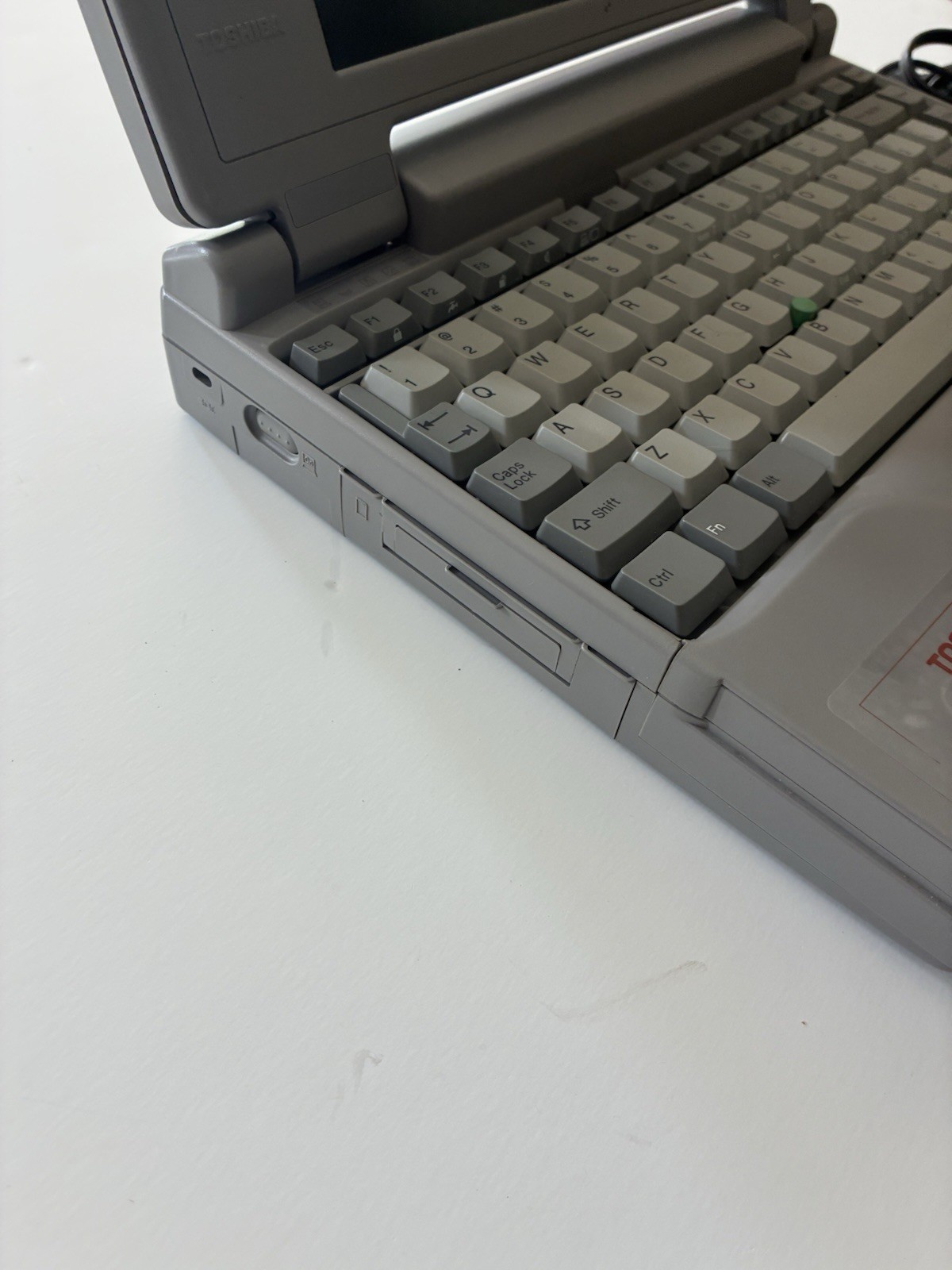 Toshiba Satellite Laptop Windows 95 W/Power Cord Tested Working Xircom RealPort
